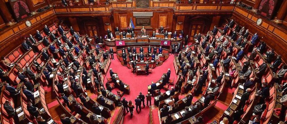 Dal senato 100.000 si al lavoro iperprecario: inaccettabile